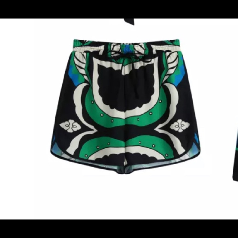 shorts size small